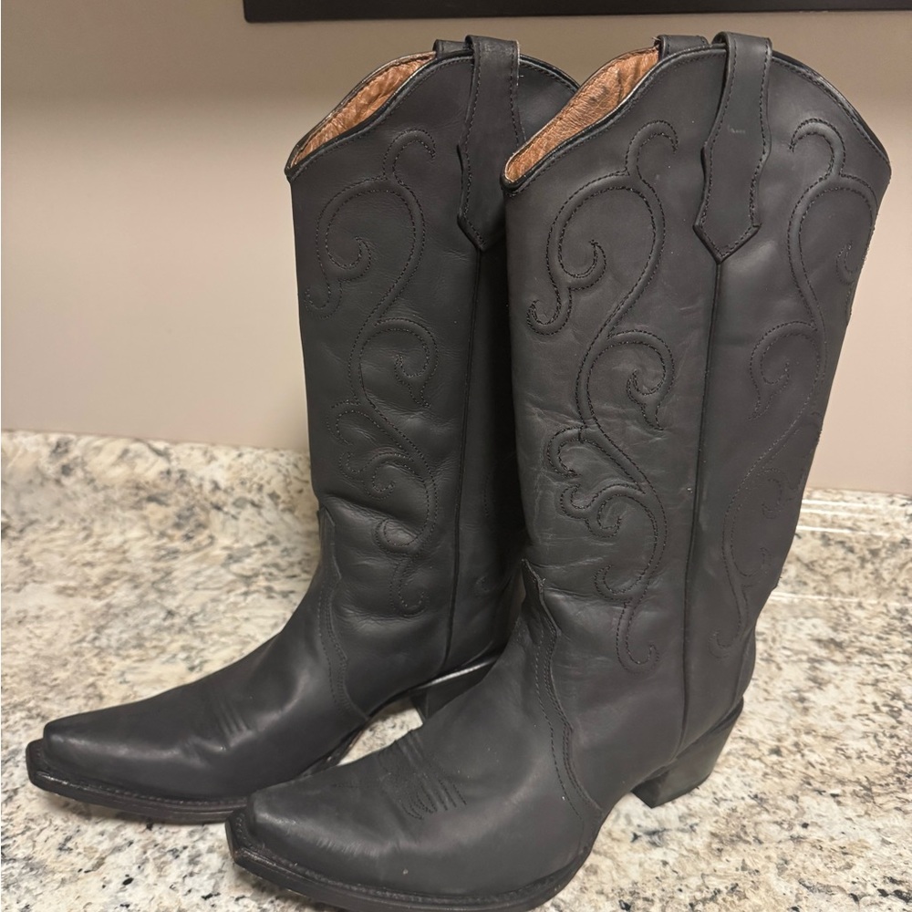 Circle G Black Embroidered Cowboy Boots